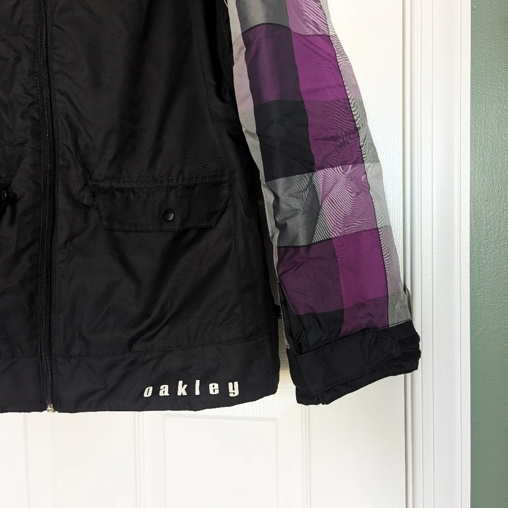 Oakley Ski/Snowboard Jacket - Picture 2 of 3